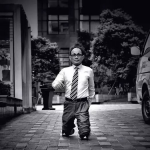 尧建云是怎么记牌认牌的，他是被谁害的没有双腿的？