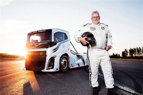 世界上最快的卡车 跑完1公里只要21.29秒