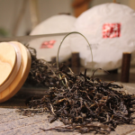 云南滇红茶如何辨别是否染色？如何挑选合适的口感？喝了有哪些好处？