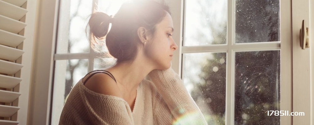 晚上捶背有三大养生效果 晚上捶背的好处 捶背有什么好处吗 捶背的方法是什么
