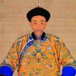 历史上和珅的仕途怎么样?被抄家时连嘉庆都不敢动的宝物是什么？