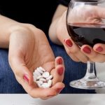 喝酒吃药什么意思？ 一脸懵逼的你进来涨涨姿势