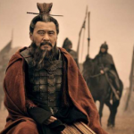 庞德被关羽斩杀后，为什么曹操会悲伤得流泪？