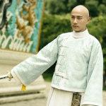 她为65岁的康熙生下一子,一生得宠