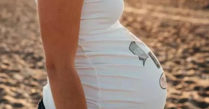 怀儿子的征兆验孕棒 孕妇肚子尖凸说明怀男孩