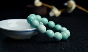 白玉手串怎么挑选技巧 白玉手串怎么挑选技巧图解