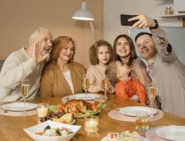 形容上有老下有小的成语